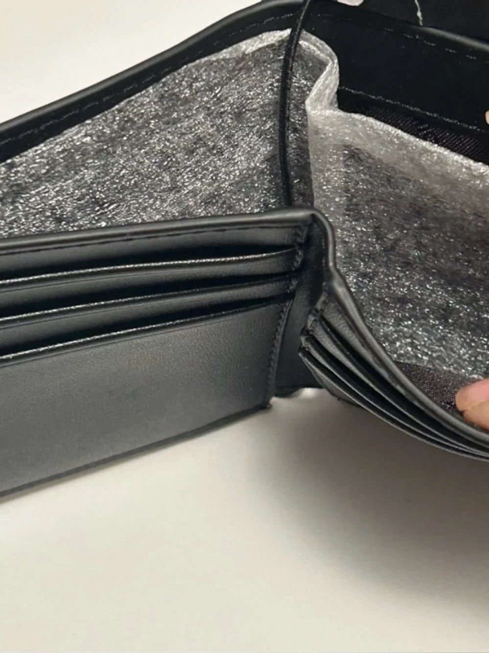 🩶 NWT Authentic Michael Kors Black Slim not bulky “Andy”Wallet Brand New Luxury